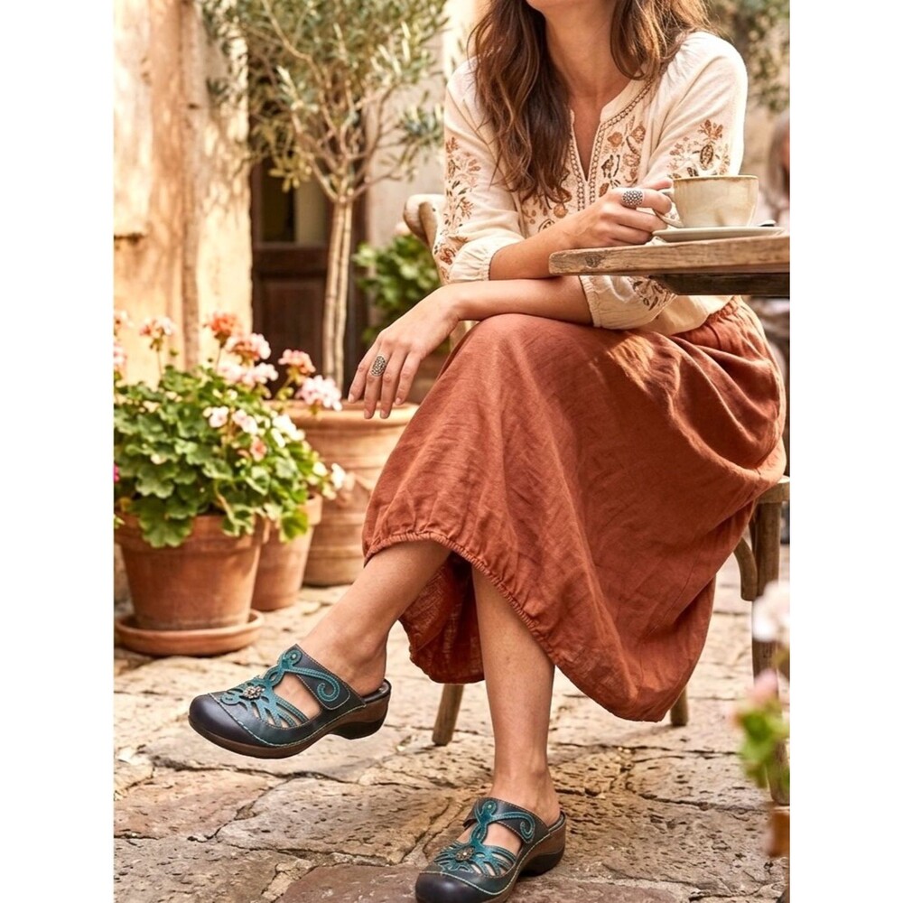 L'Artiste by Spring Step Flochino Teal Turquoise Leather Floral Clogs Mules 37